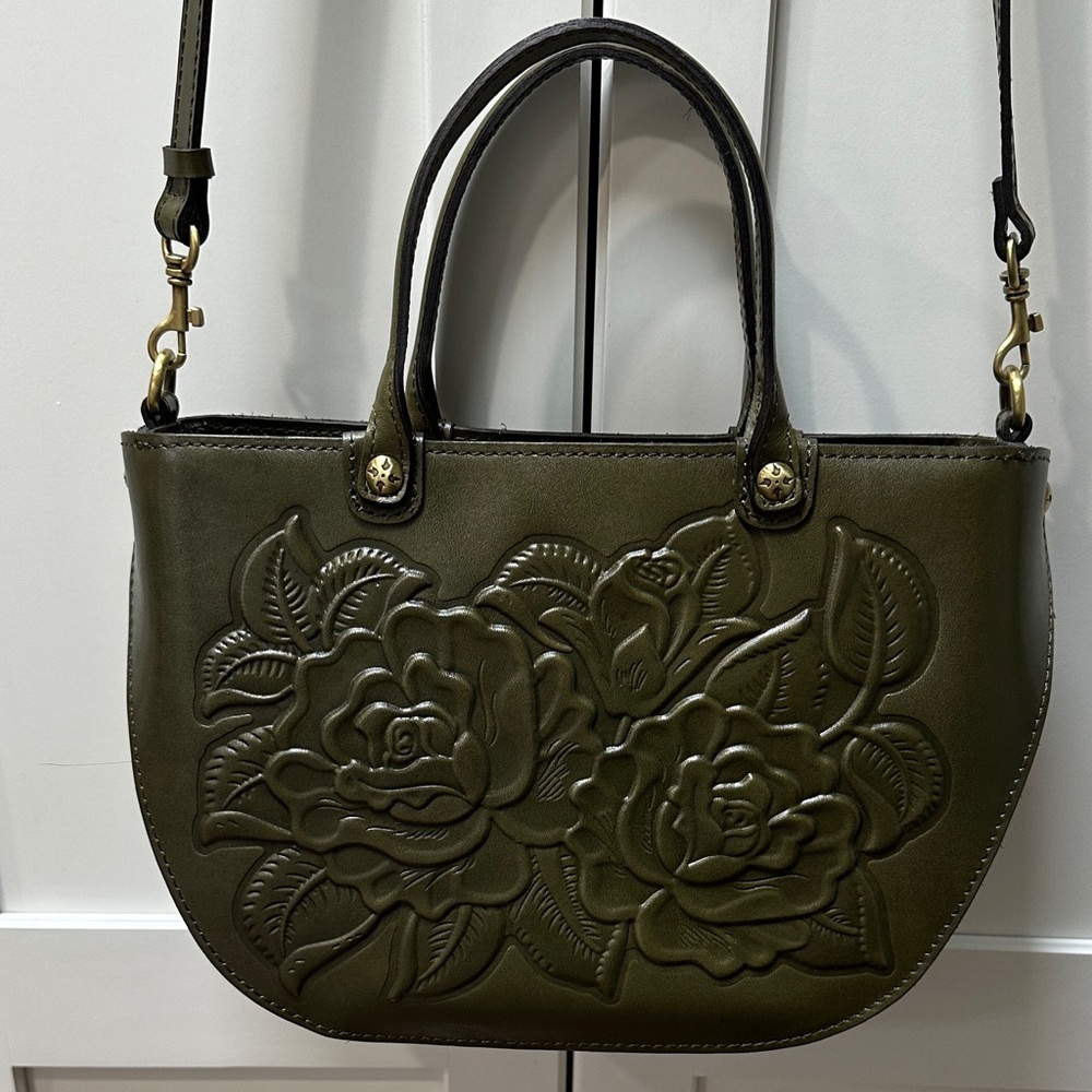 Patricia Nash Satchel. Elegant Olive Green Embossed Leather Handbag. Pre owned